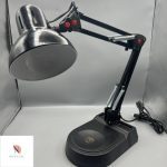 چراغ میز کار سفید