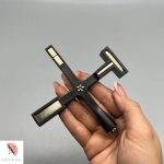 مگنت ناخن برای استفاده از لاک‌ژل مگنتی نظیر آیس و چشم گربه ای می باشد