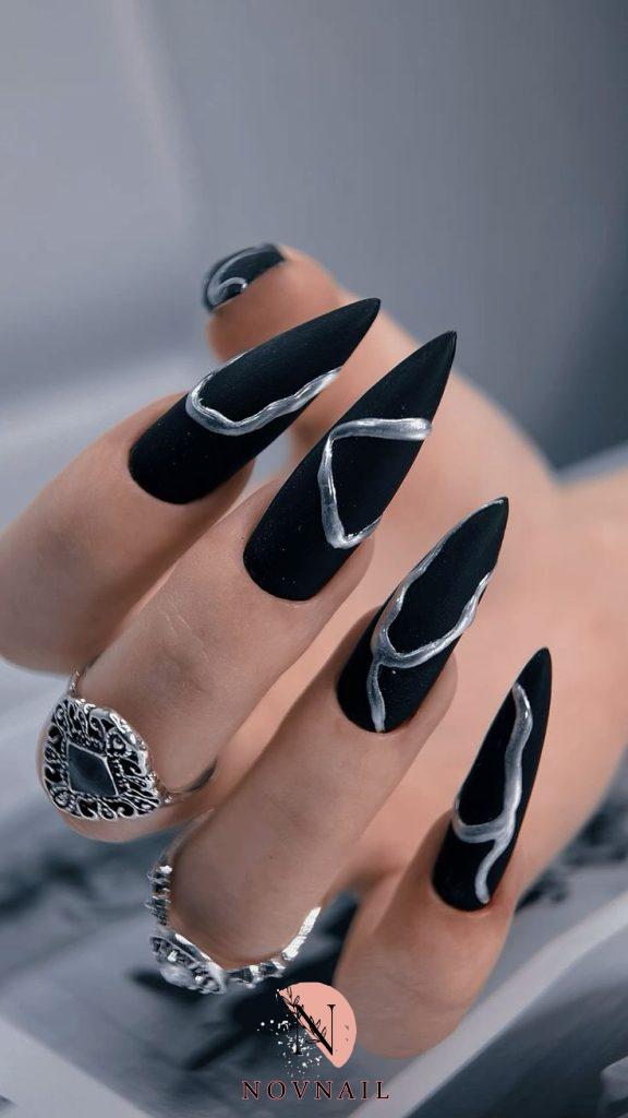 سه بعدی و شلوغ